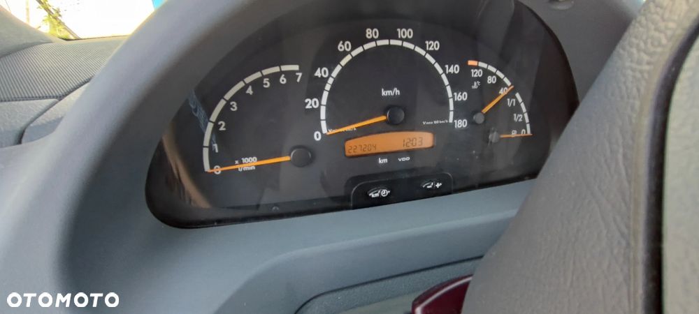 Mercedes-Benz Sprinter - 11