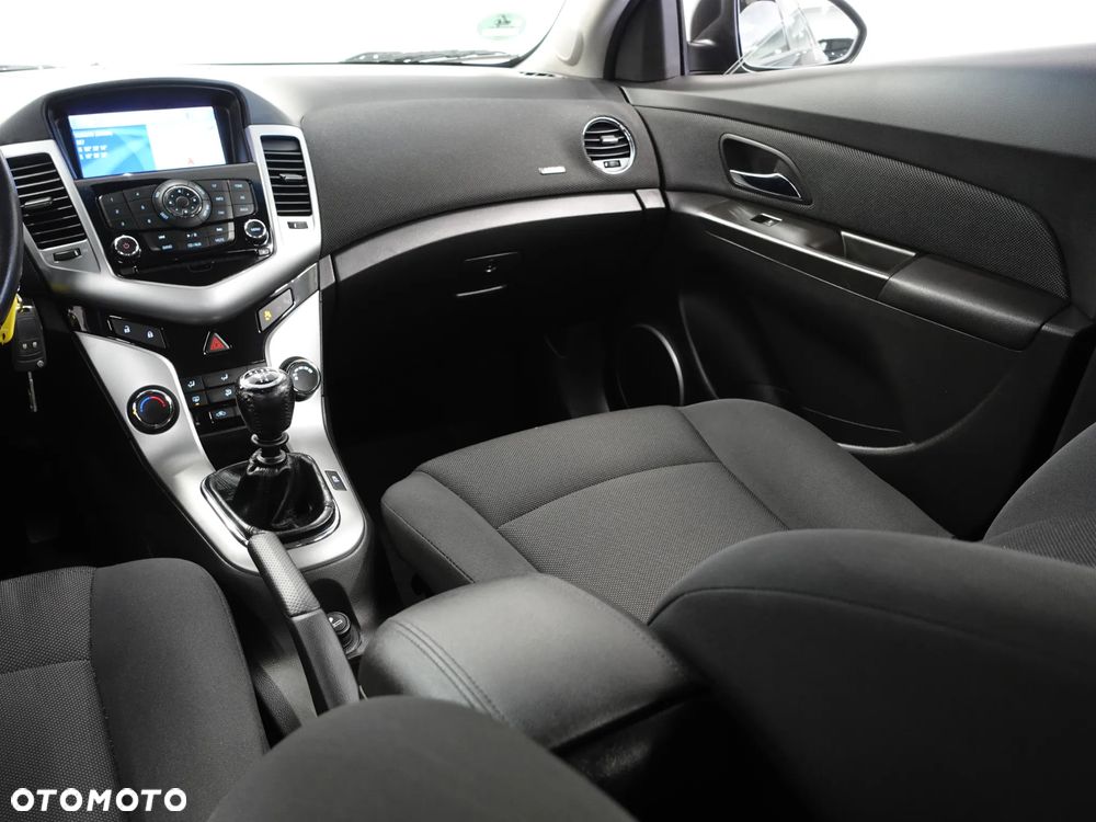 Chevrolet Cruze 1.8 LT - 34