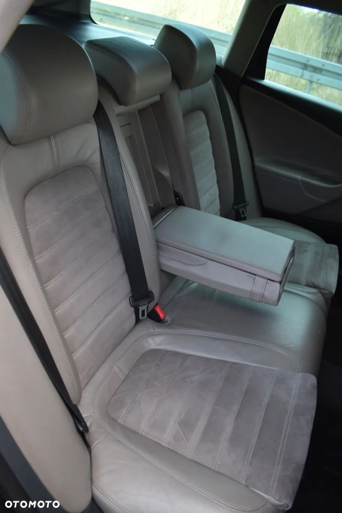 Volkswagen Passat - 35