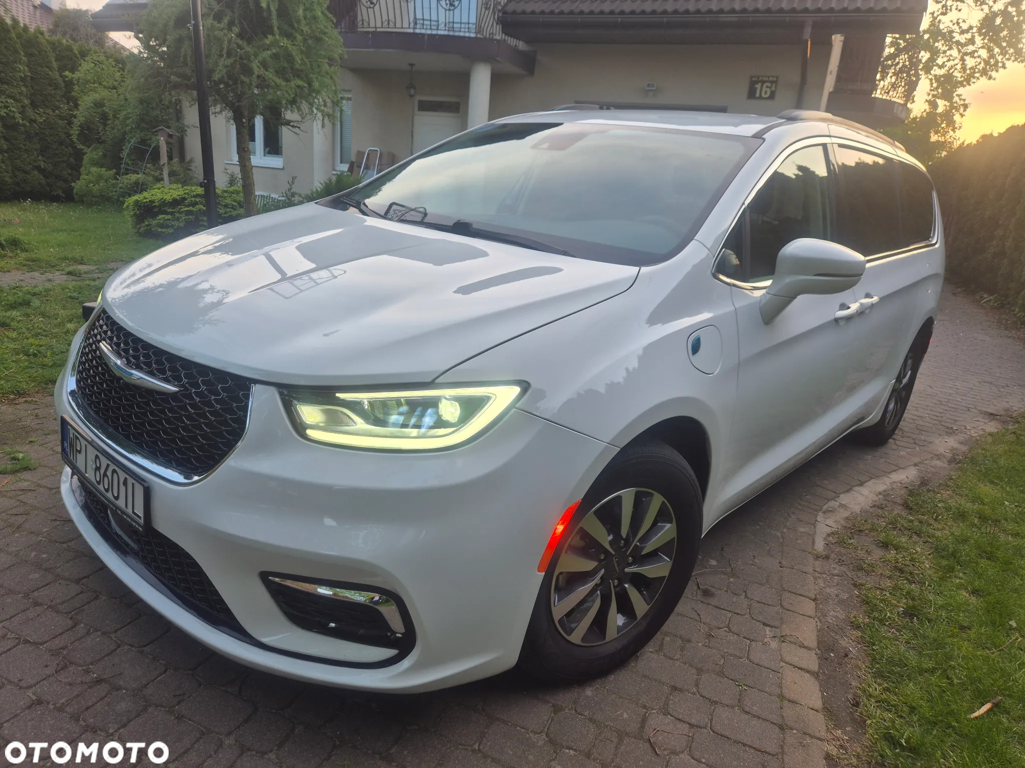 Chrysler Pacifica - 3