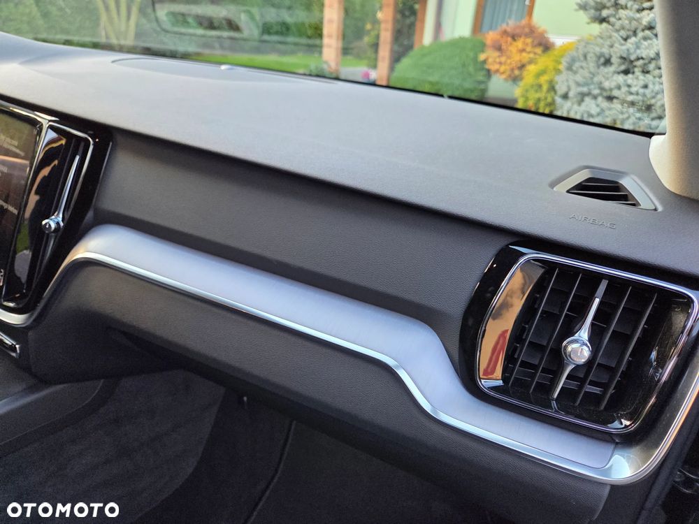 Volvo V60 D4 Geartronic Momentum Pro - 25