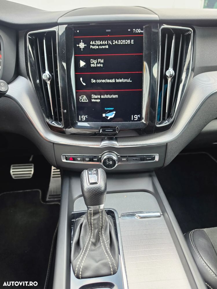 Volvo XC 60 D5 AWD R-Design - 10