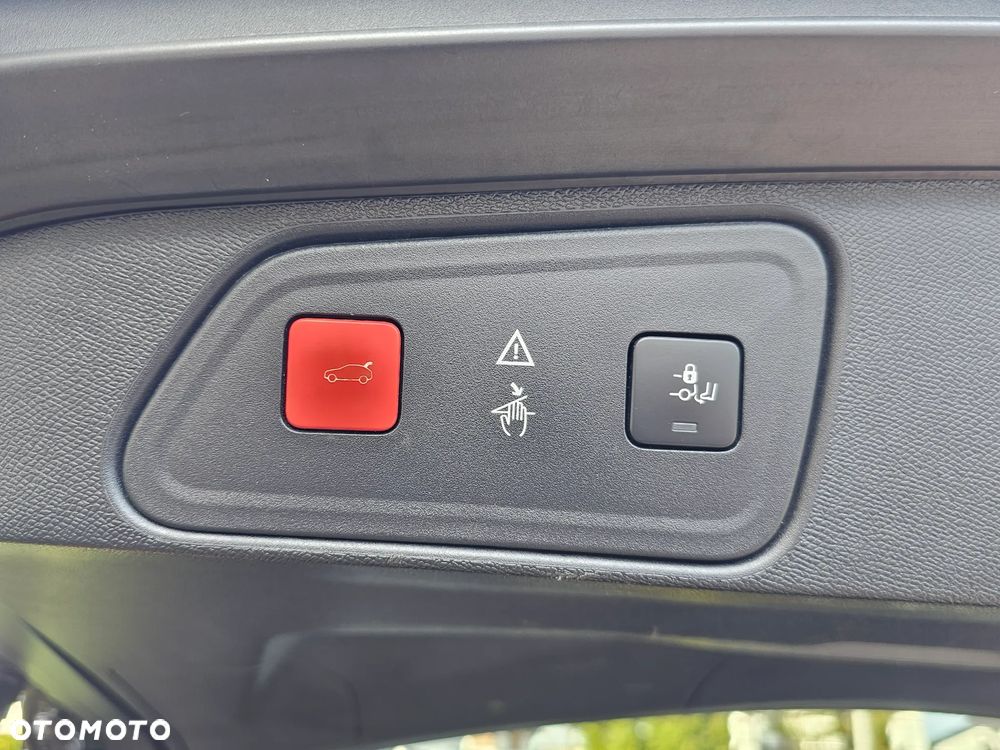 Peugeot 3008 1.6 PureTech GT S&S EAT8 - 38