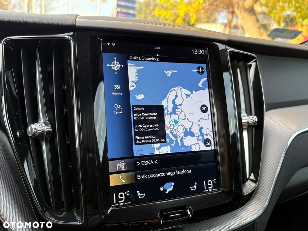 Volvo XC 60 D4 SCR AWD R-Design - 20