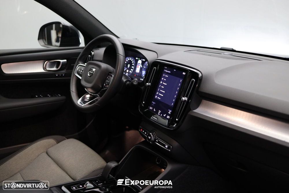 Volvo XC 40 1.5 T2 Plus Dark Auto - 26