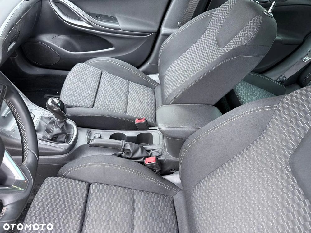 Opel Astra 1.6 BiTrb D (CDTI) Start/Stop Sports Tourer Innovation - 16
