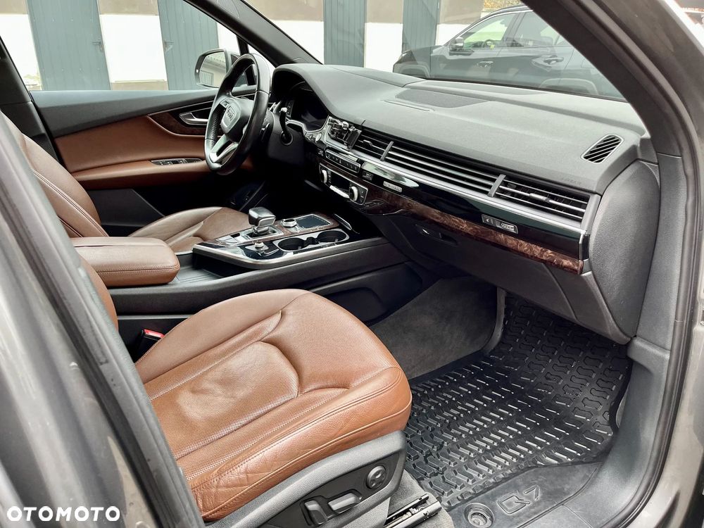 Audi Q7 - 15