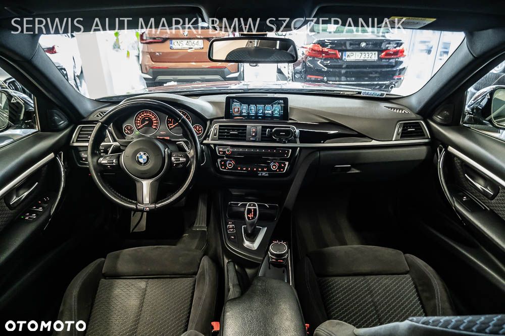 BMW Seria 3 330i M Sport - 24