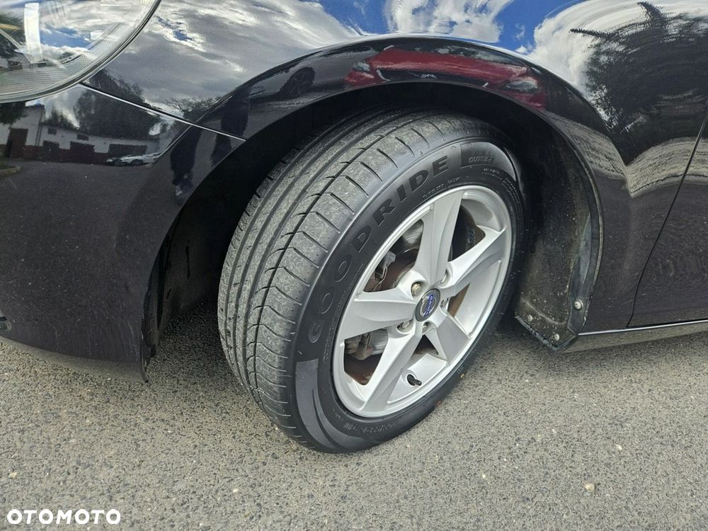 Volvo V40 D2 Momentum - 25