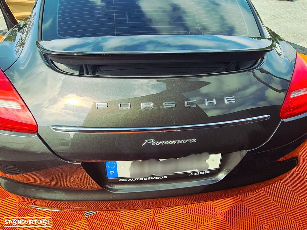 Porsche Panamera - 21