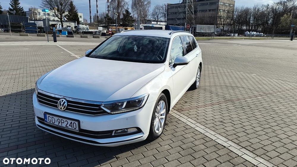 Volkswagen Passat - 2