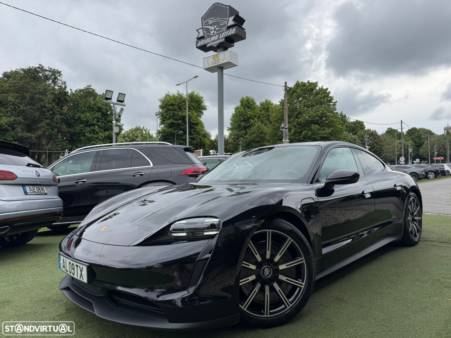 Porsche Taycan Standard - 1