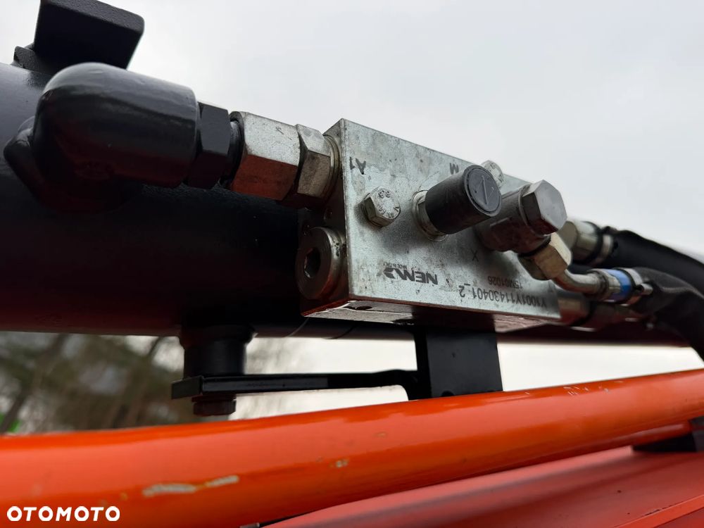 Kubota U55-4. koparka 5,5 tony. 2016 rok. 2300 mtg! KLIMATYZACJA. Długie ramie plus! 3sekcje Hydrauliczne. zamki na tłokach. Koparka Jak nówka sztuka. Zadbana zero zużycia. Z gospodarstwa Norweskiego. Zmiana łyżek Hydrauliczna. LENHOFF. Ani deka luzów wycieków. Szybka wolna jazda. Gąski perfekt stan. OKAZJA TANIO. Aktualna Dekra. Po serwisach eksploatacyjnych. Mocny silnik Kubota 4 cylindry! Zamki na tłokach. Wielka Okazja - 29