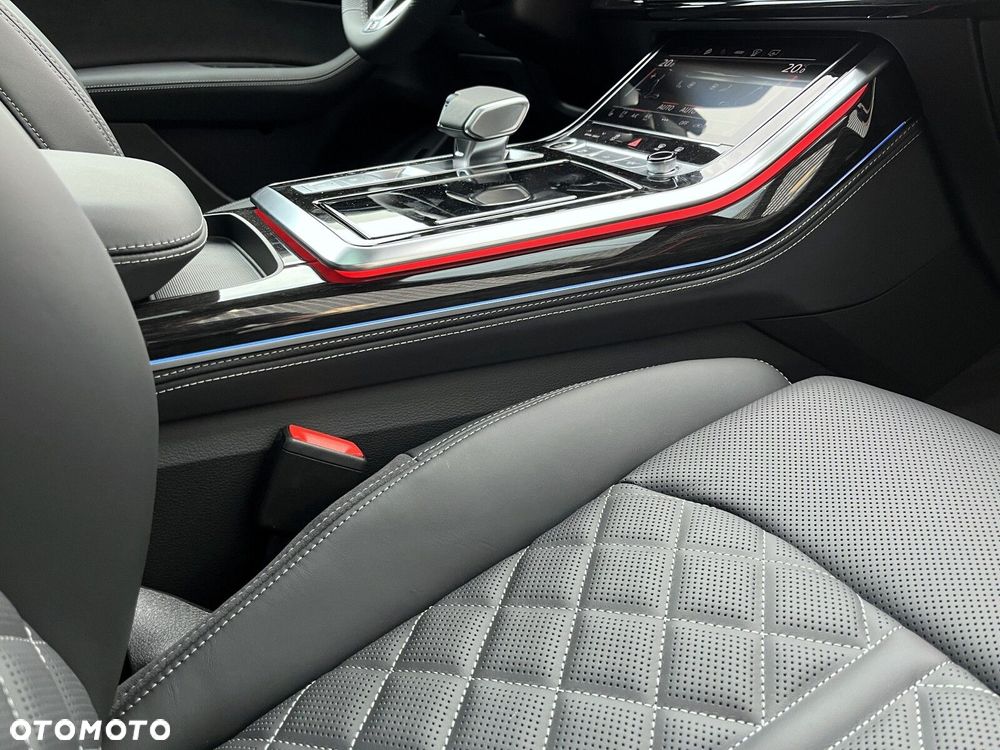 Audi Q8 - 23