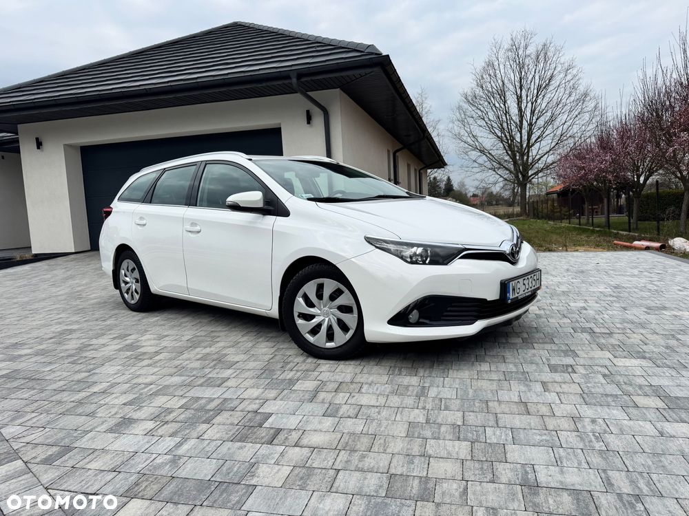 Toyota Auris 1.6 Comfort - 1