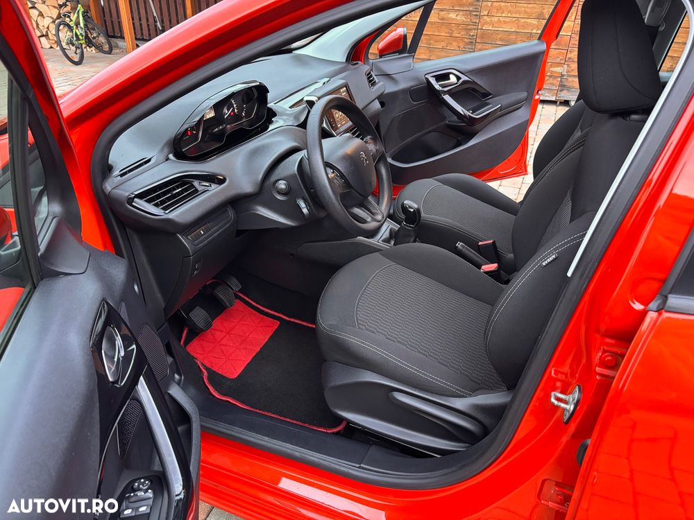 Peugeot 208 1.2 L PureTech Style - 7