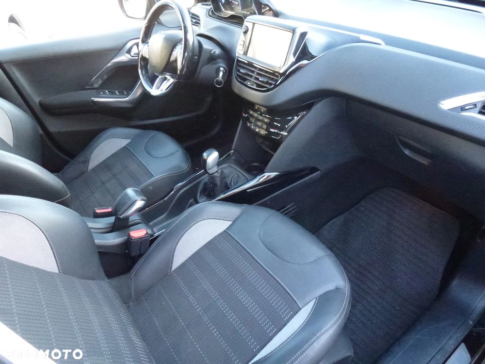 Peugeot 2008 BlueHDi 100 STOP & START Style - 15