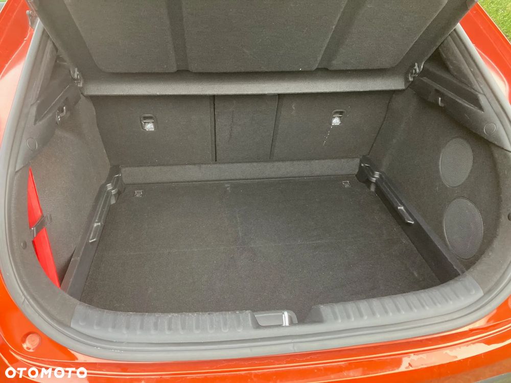 Kia XCeed 1.5 T-GDI Business Line DCT - 32