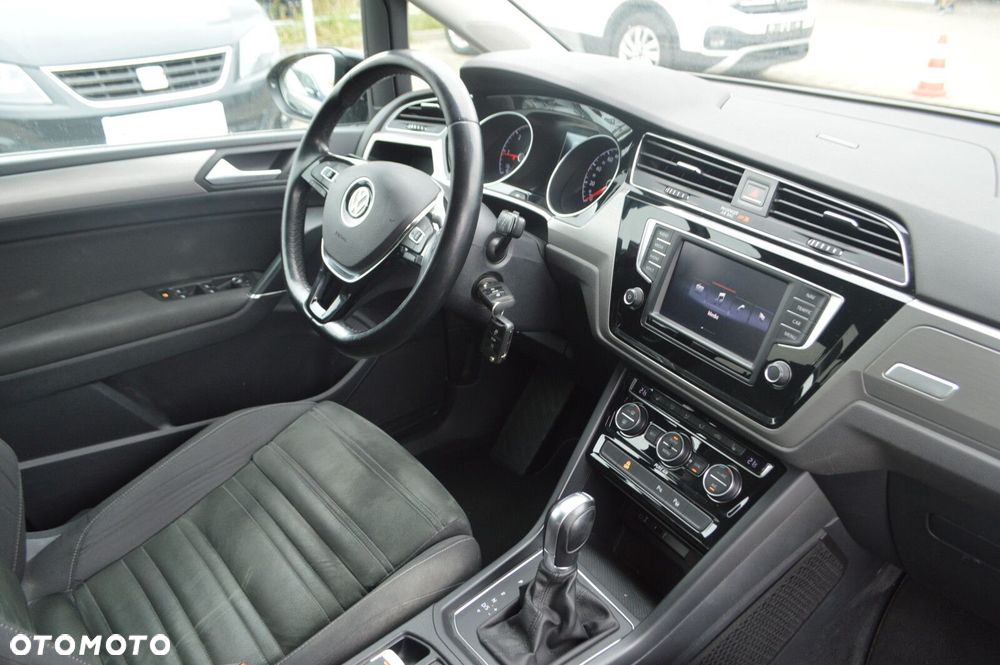 Volkswagen Touran - 29