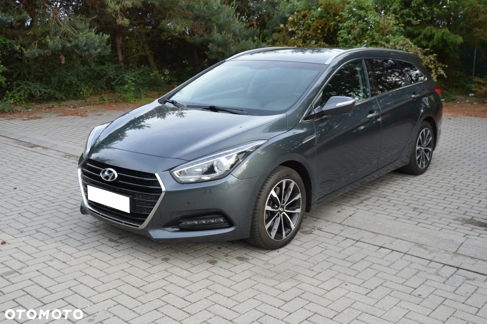 Hyundai i40 Kombi 1.7 CRDi DCT Premium - 3