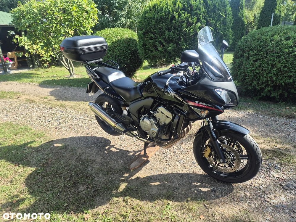 Honda CBF - 1