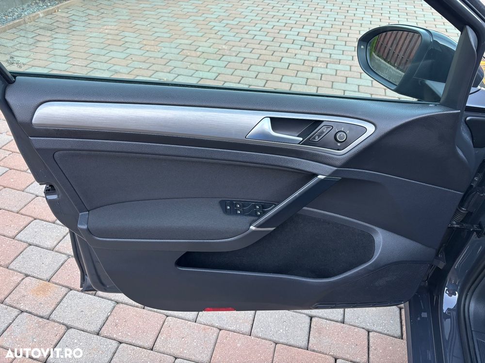 Volkswagen Golf 1.6 TDI BlueMotion Comfortline - 19
