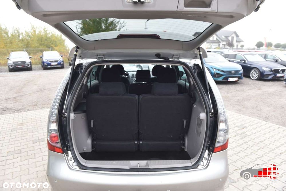 Mitsubishi Grandis - 15