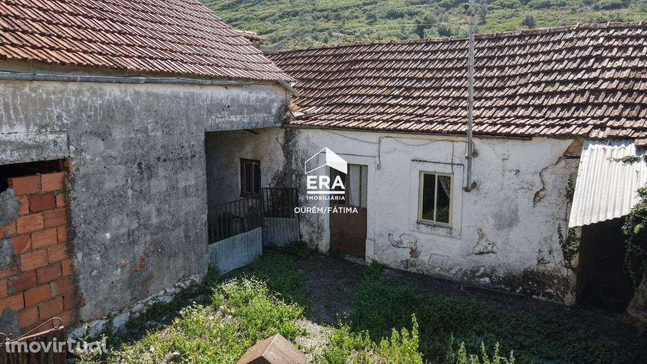 Moradia T2 localizada no Alqueidão da Serra - Grande imagem: 3/26