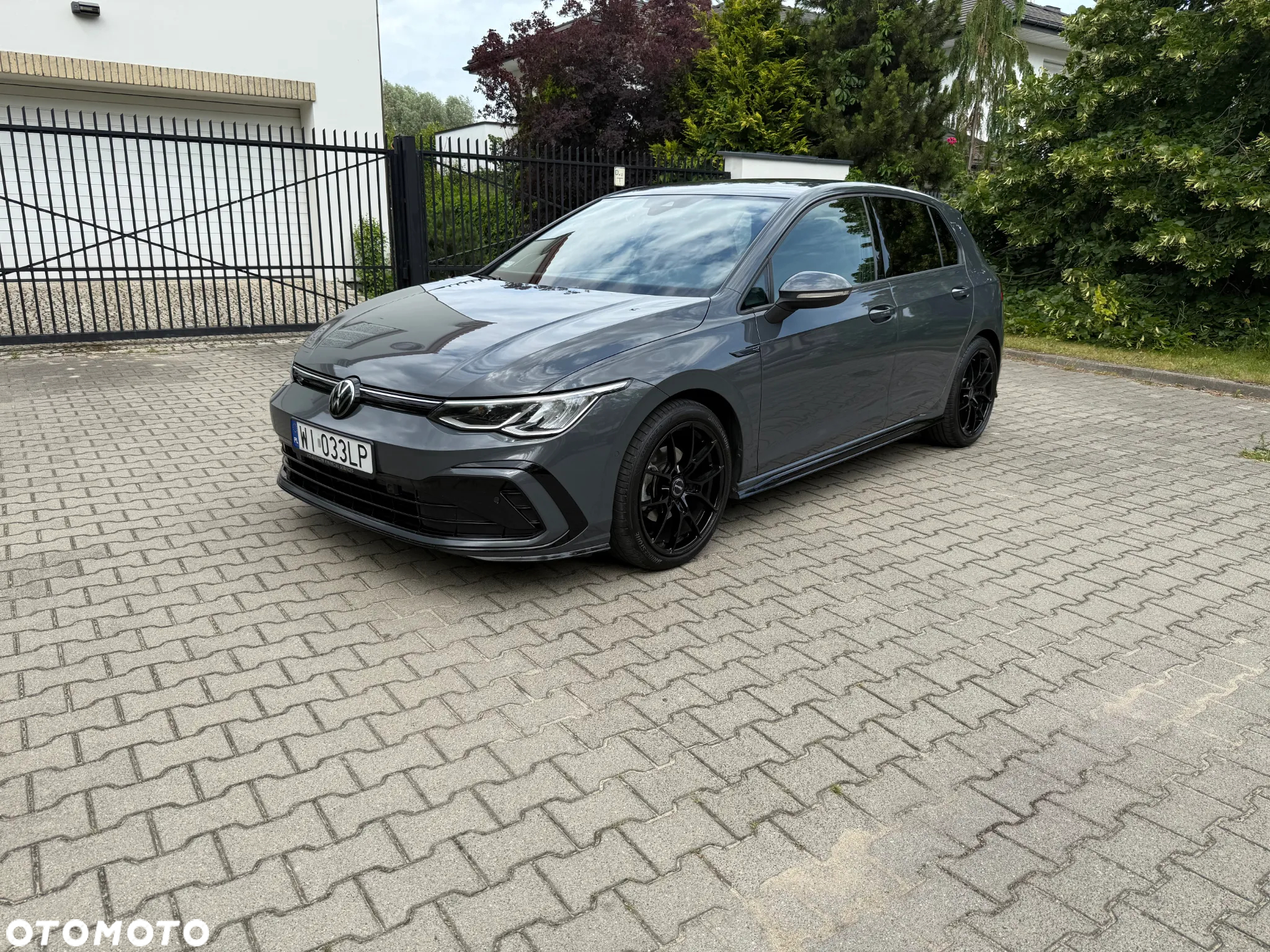 Volkswagen Golf VIII 2.0 TDI R-Line DSG - 2