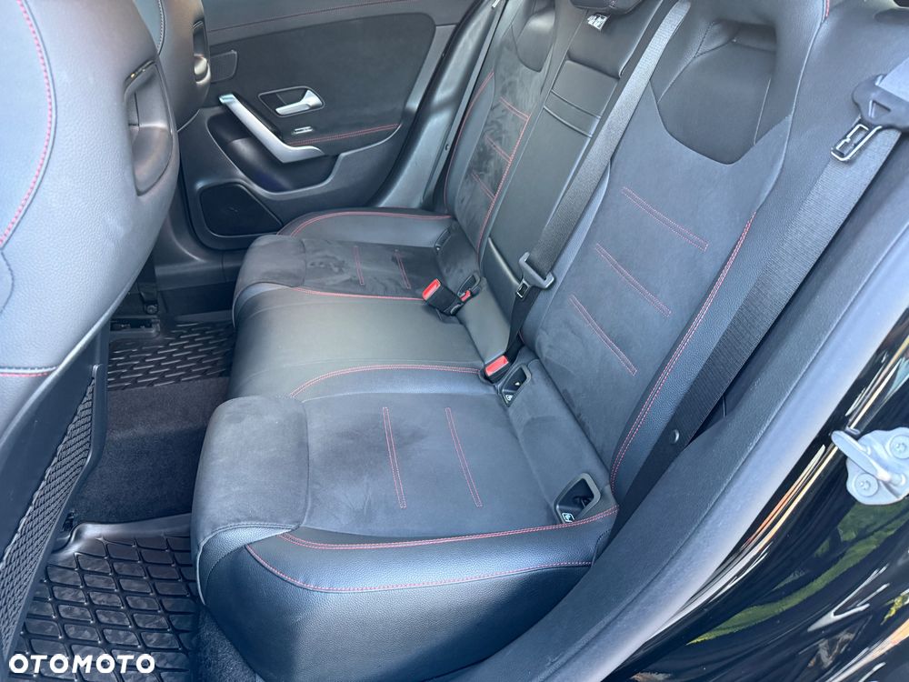 Mercedes-Benz CLA 200 d 8G-DCT AMG Line - 12