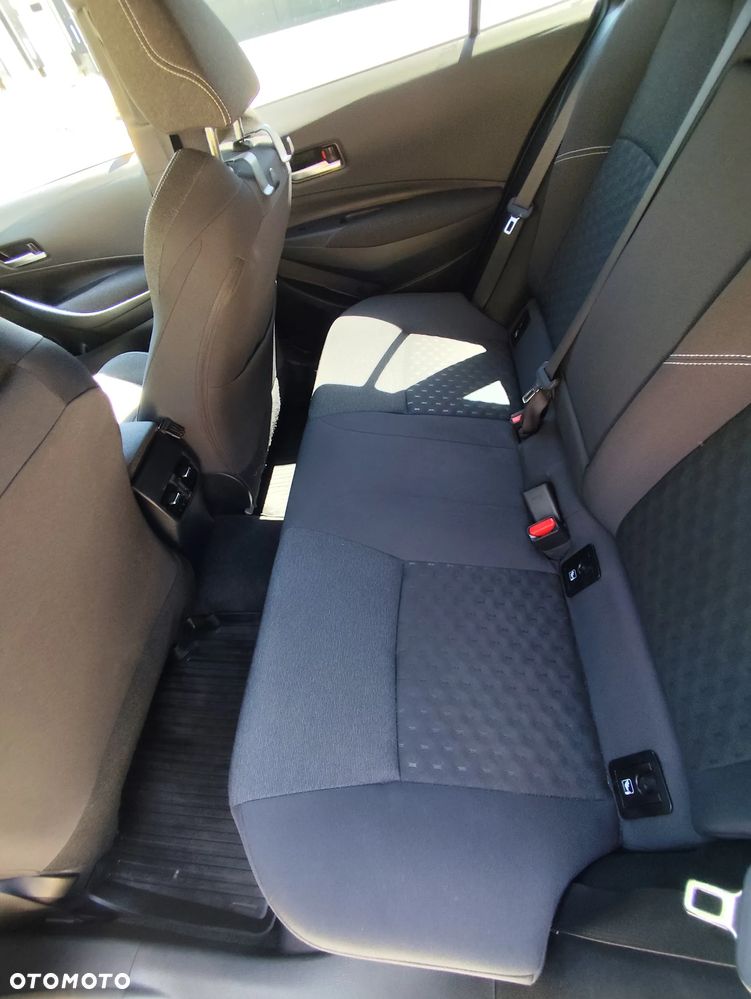 Toyota Corolla 1.8 Hybrid Comfort - 33