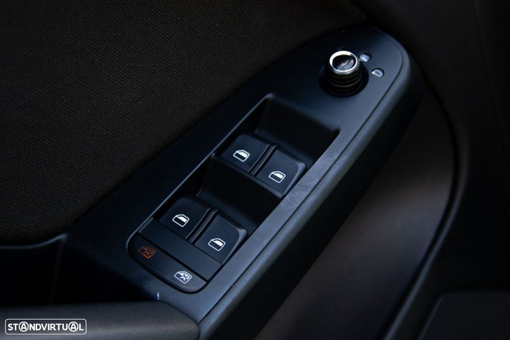 Audi A4 Avant 2.0 TDI Advance - 31