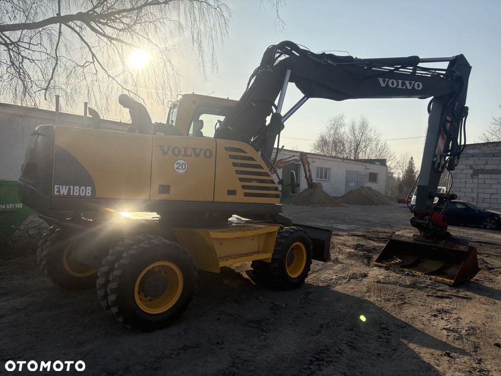 Volvo EW180B - 4