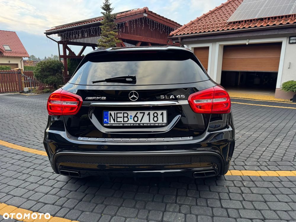 Mercedes-Benz GLA - 4