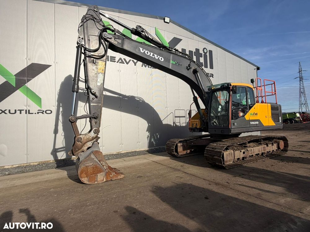 Volvo EC220EL Excavator - 3