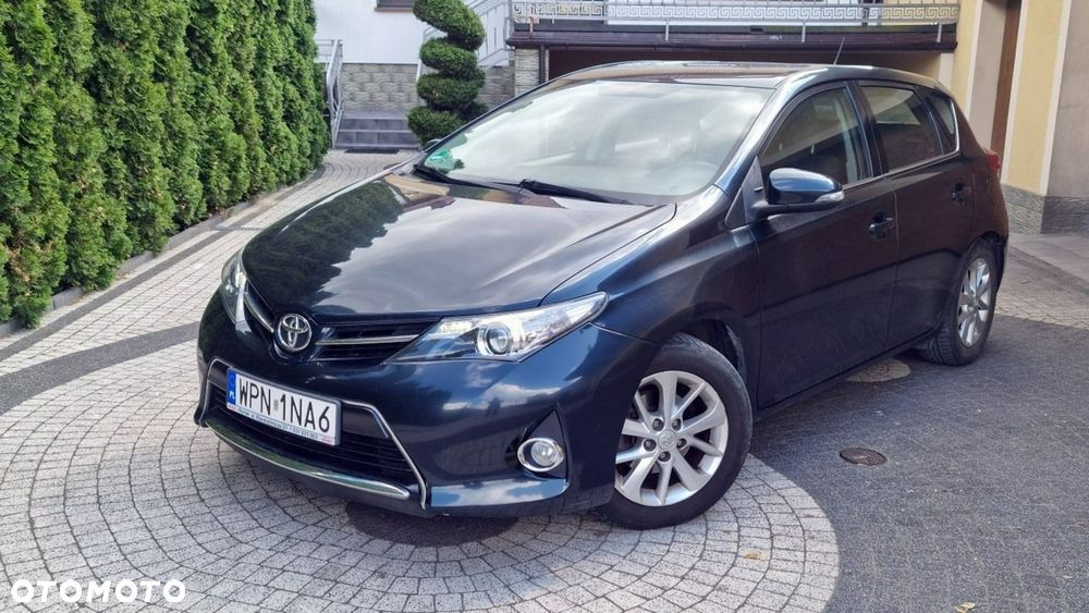 Toyota Auris - 1