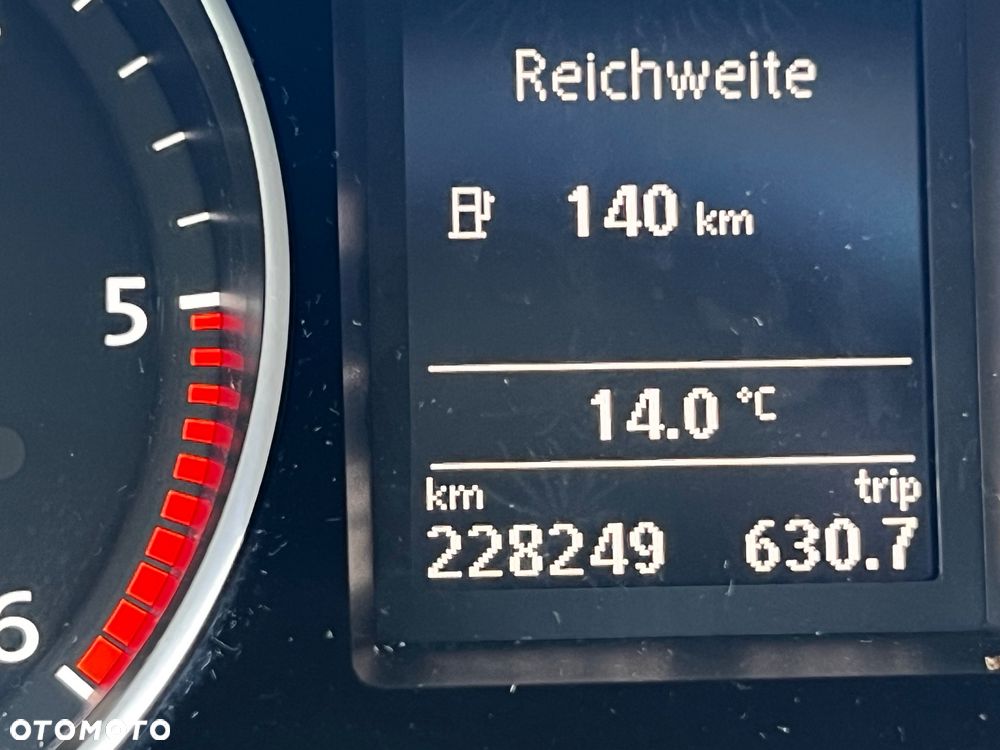 Volkswagen Passat Variant 2.0 Blue TDI SCR Comfortline - 14