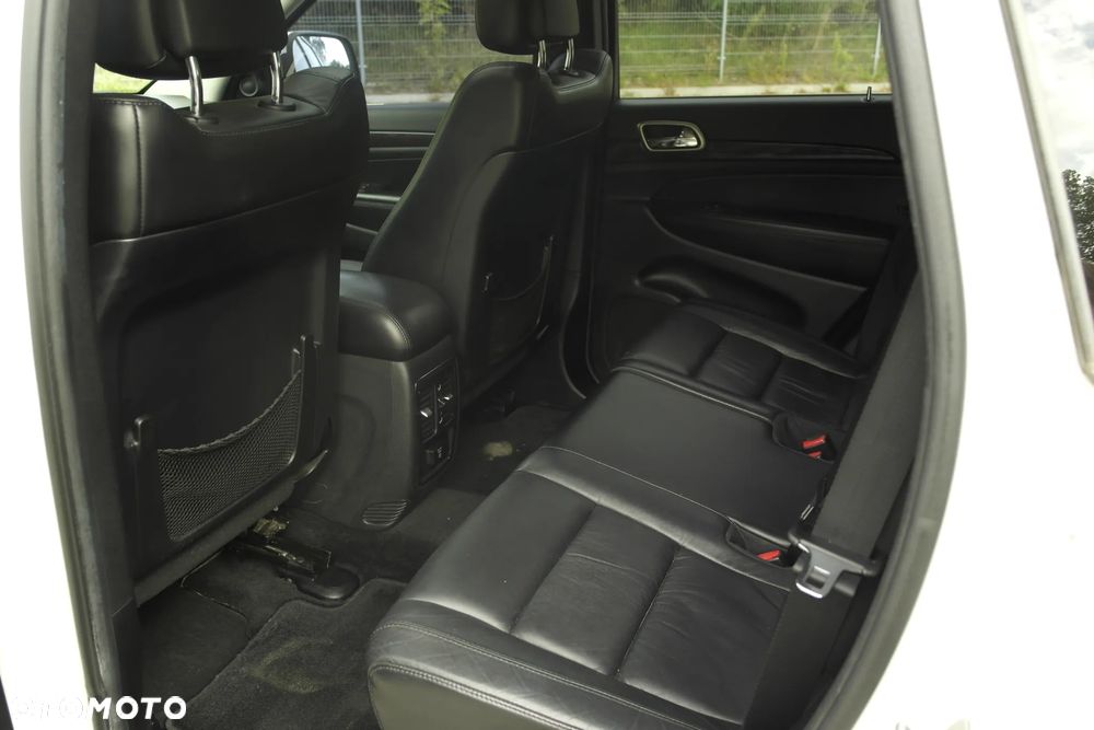 Jeep Grand Cherokee - 17