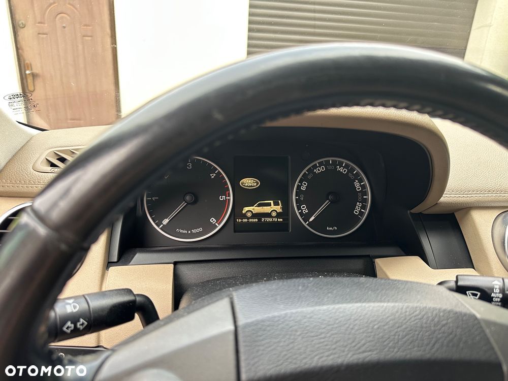 Land Rover Discovery 3.0D V6 HSE - 11