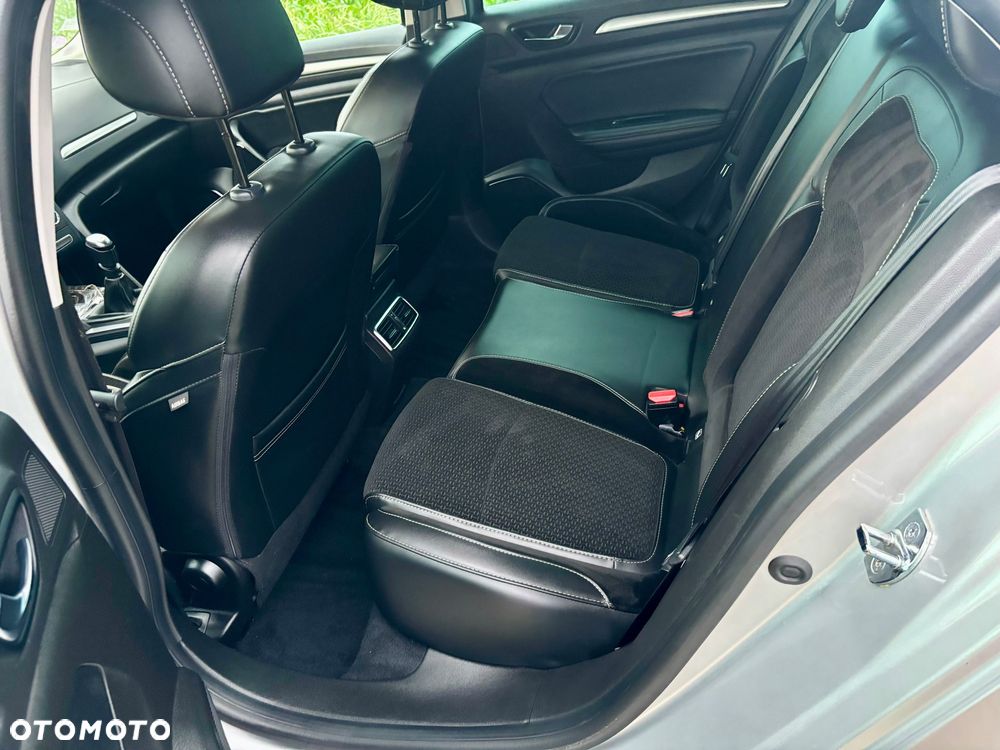 Renault Megane TCe 140 GPF LIMITED - 10