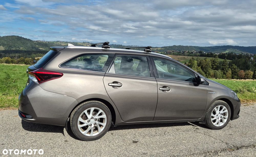 Toyota Auris 2018 photo 2