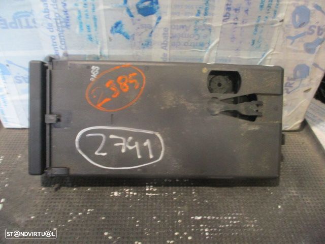 Grelha Friso 8P0941561 AUDI A3 2003 2.0 TDI 0P PORTA CARTOES - 2