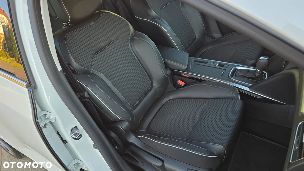 Renault Megane ENERGY TCe 130 EDC BOSE EDITION - 25