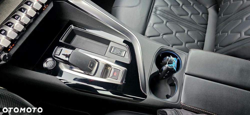 Peugeot 3008 1.5 BlueHDi GT S&S EAT8 - 24