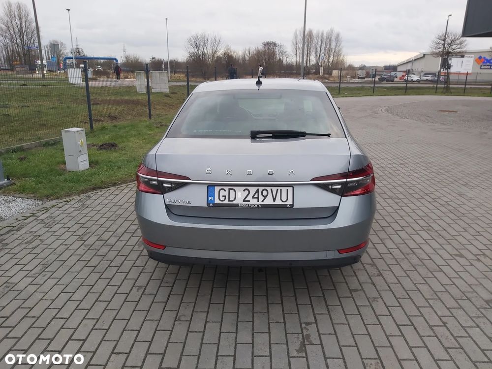 Skoda Superb 2.0 TDI SCR Style DSG - 5