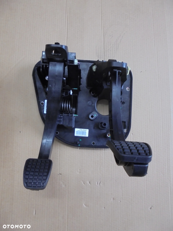 PEDALNICA KOMPLETNA Pedały sprzęgła hamulca Iveco DAILY 5801492032 OD 2006-