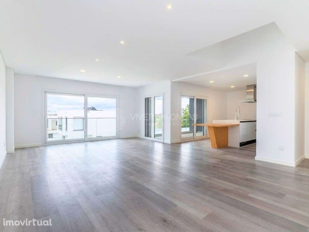 Moradia T4 com garagem, em Vale de Milhaços - Corroios. - Grande imagem: 2/34