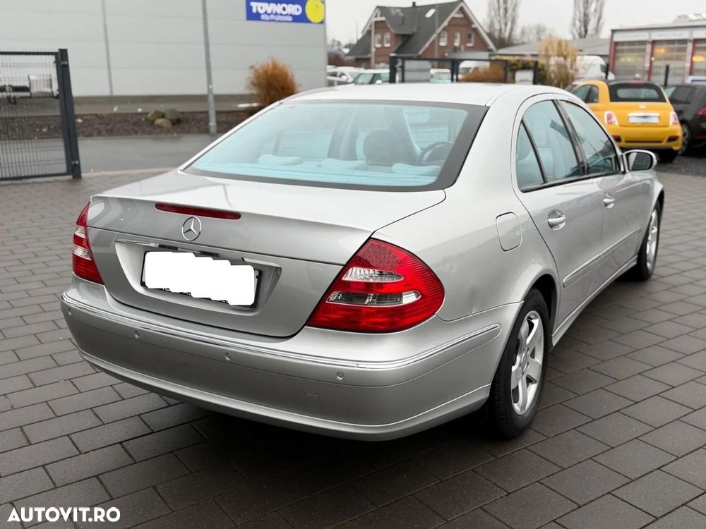 Mercedes-Benz E 240 4Matic Avantgarde - 26