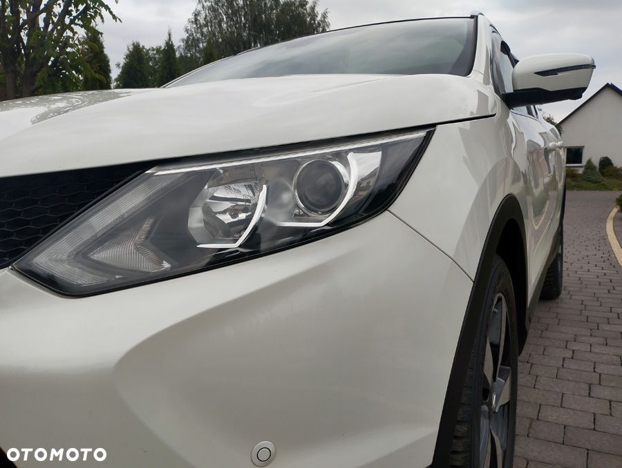 Nissan Qashqai 1.6 DIG-T N-Connecta - 27