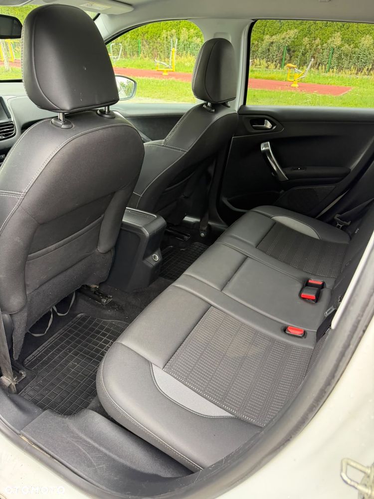 Peugeot 2008 - 9